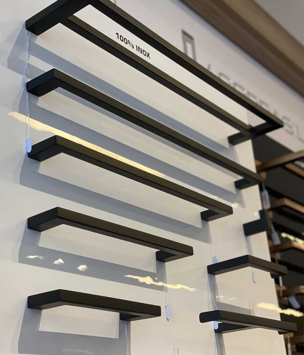 Linha ANNA preta Linha ANNA preta